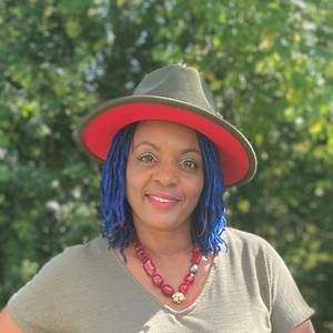 Meet your Posher, Carolyn